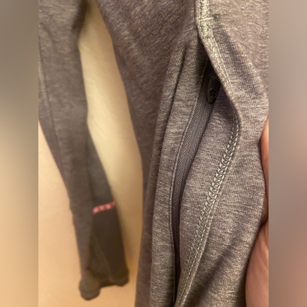 Lululemon sweater - Picture 4 of 9